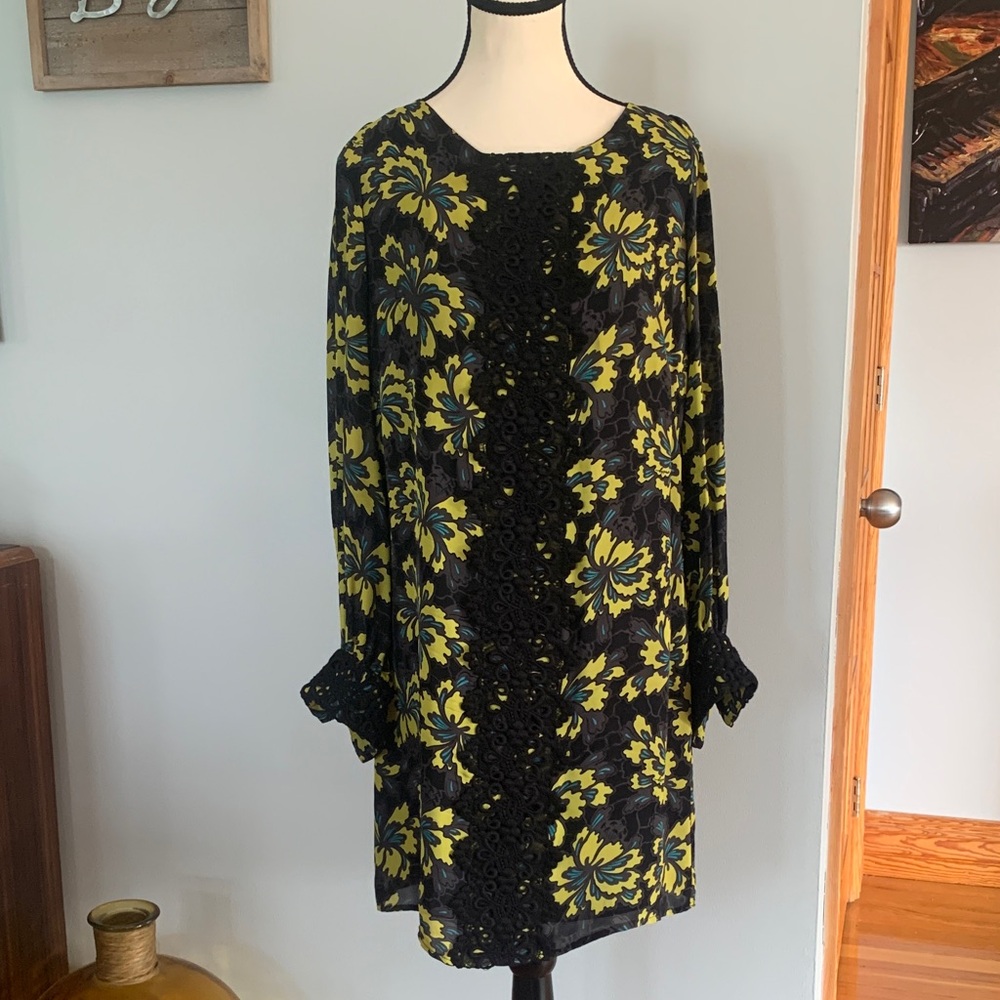 Milly,  Luxury 100% Silk Floral Dress with lace detailing, Sz US 4